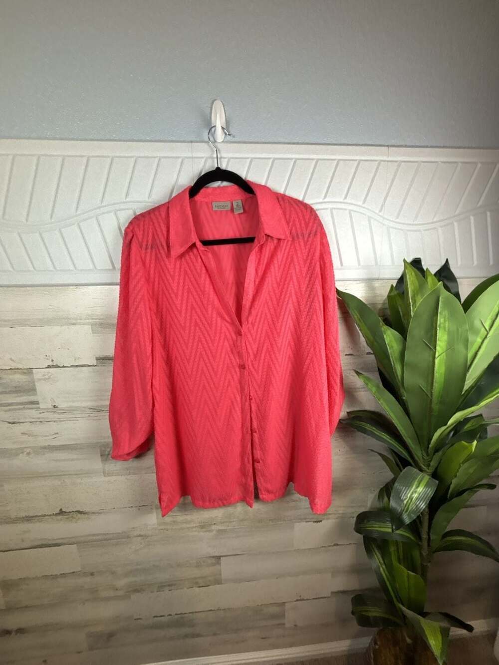 Easywear by Chico's Women's Pink Chevron Textured Button Down Shirt Size 2
